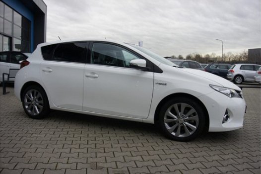 Toyota Auris - 1.8 Hybrid Aspiration , Panorama. Pdc , 17 inch - 1