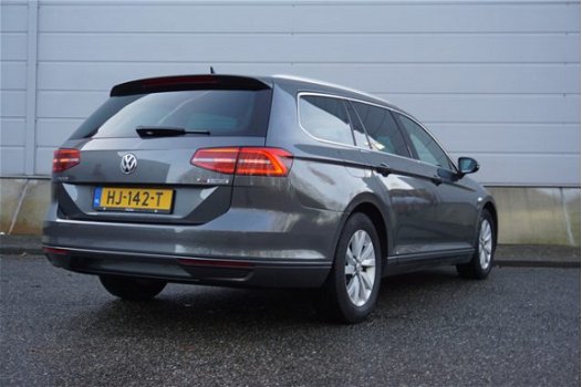 Volkswagen Passat Variant - 1.6 TDI 120pk Comfortline + Navigatie + LED Koplampen - 1