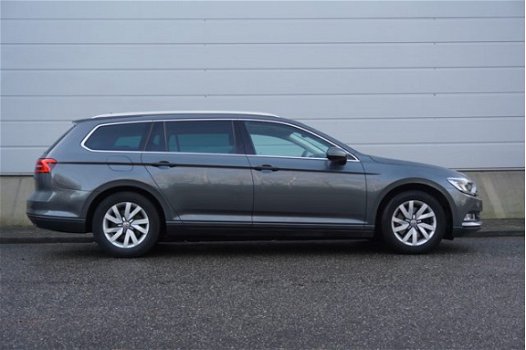 Volkswagen Passat Variant - 1.6 TDI 120pk Comfortline + Navigatie + LED Koplampen - 1