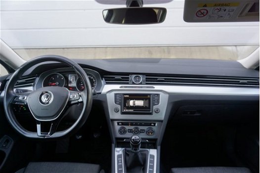 Volkswagen Passat Variant - 1.6 TDI 120pk Comfortline + Navigatie + LED Koplampen - 1