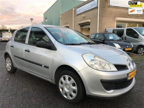 Renault Clio - 1.2-16V Expression 5 deurs elektrisch pakket airco - 1