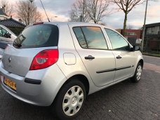 Renault Clio - 1.2-16V Expression 5 deurs elektrisch pakket airco