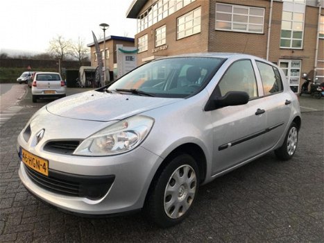 Renault Clio - 1.2-16V Expression 5 deurs elektrisch pakket airco - 1