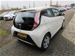 Toyota Aygo - 1.0 VVT-i x-play Achteruitrijcamera Airco Bluetooth - 1 - Thumbnail