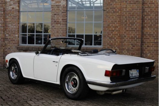 Triumph TR6 - Soft Top 1973 2.5 6 in lijn 165 PK, Euro Bumpers, Oldtimer Californië Roestvrij - 1