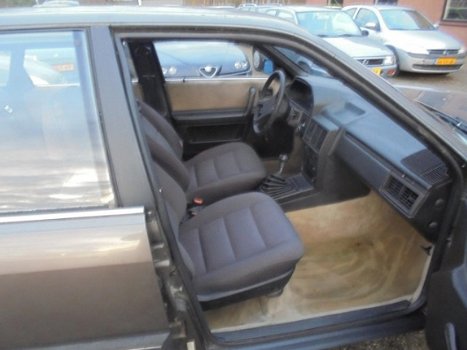 Audi 100 - 2.0 CC 4+E 4drs, bj82, st bekr, enz, netjes, rijdend, 223dkm, geen apk, opknapper, zo mee - 1