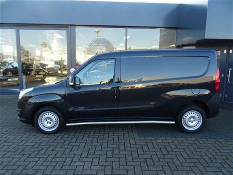 Opel Combo - 1.6 CDTi 105PK L2H1 Edition - AIRCO - ELEC PAKKET - PARKEERHULP - TREKHAAK - 1