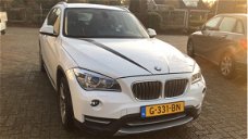 BMW X1 - XDrive18d High Executive / ACTIE