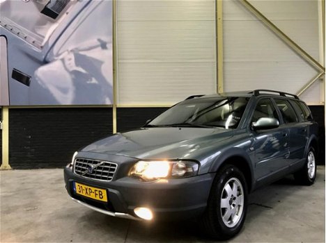 Volvo XC70 - 2.4 T Automaat | Cross Country | Leer | Navigatie | Schuifdak | - 1