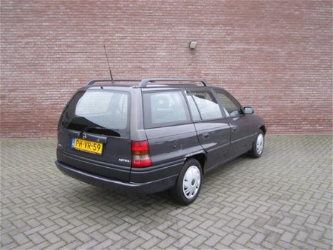 Opel Astra Wagon - 1.4i GL - 1