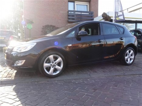 Opel Astra - 1.4 Turbo 120PK Edition + 17