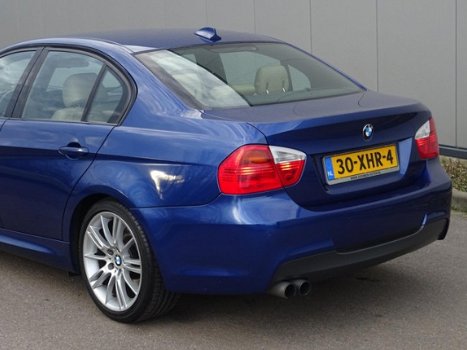 BMW 3-serie - 325i Aut 218pk High /// M-Pakket - Leer Nav Xenon - 1