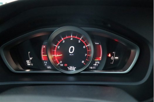 Volvo V40 - 1.5 T2 Kinetic | Parkeercamera | Navigatie | Stoelverwarming - 1