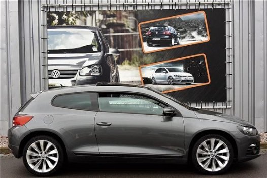 Volkswagen Scirocco - 1.4 TSI DSG Highl. Plus XENON NAVI PANO PDC CC - 1