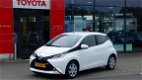 Toyota Aygo - 1.0 VVT-i 5D X-PLAY NAVI NL-AUTO - 1 - Thumbnail