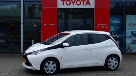 Toyota Aygo - 1.0 VVT-i 5D X-PLAY NAVI NL-AUTO - 1