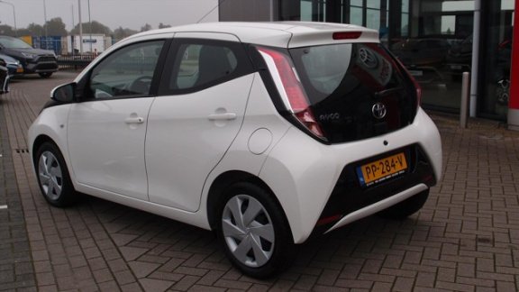 Toyota Aygo - 1.0 VVT-i 5D X-PLAY NAVI NL-AUTO - 1