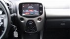 Toyota Aygo - 1.0 VVT-i 5D X-PLAY NAVI NL-AUTO - 1 - Thumbnail