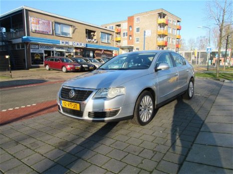 Volkswagen Passat - 2.0 FSI 110KW Comfortline - 1