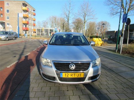 Volkswagen Passat - 2.0 FSI 110KW Comfortline - 1