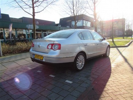 Volkswagen Passat - 2.0 FSI 110KW Comfortline - 1