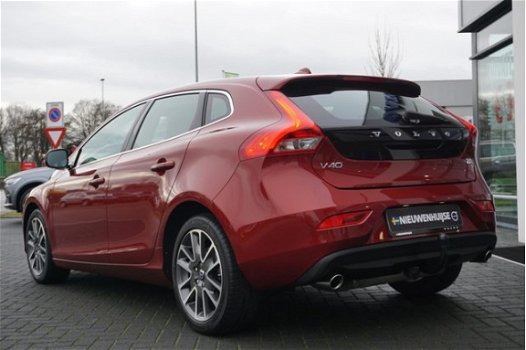 Volvo V40 - T2 120pk Momentum Trekhaak/Xenon/Stoelverwarming/BPC - 1