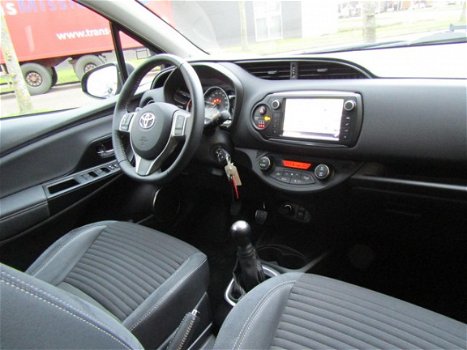 Toyota Yaris - 1.0 VVT-i LOUNGE 5-DRS NAVIGATIE BLEUTOOTH - 1