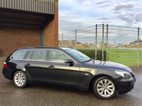 BMW 5-serie Touring - Automaat 520d/2006/panodak, leder, navi, - 1