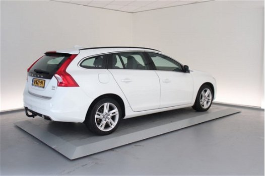 Volvo V60 - D6 AWD Plug-In Hybrid / Halfarief wegenbelasting - 1