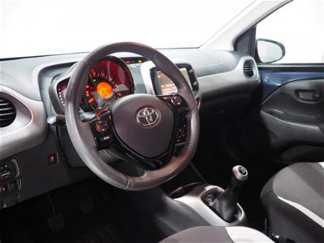 Toyota Aygo - 1.0 VVT-i 5-Deurs x-play incl. winterbandenset - 1