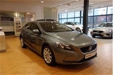 Volvo V40 - T3 150PK Momentum