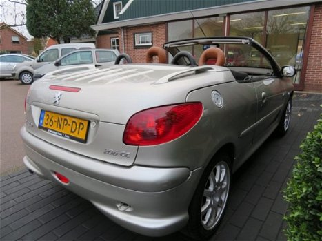 Peugeot 206 CC - 1.6-16V Roland Garros | leer | cabriolet | APK 12-2020 - 1