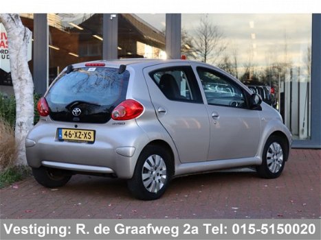 Toyota Aygo - 1.0-12V + | Navigatie | Bluetooth | Airco - 1