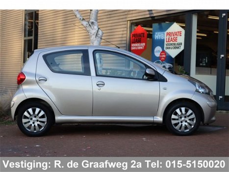 Toyota Aygo - 1.0-12V + | Navigatie | Bluetooth | Airco - 1