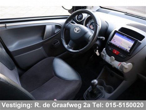 Toyota Aygo - 1.0-12V + | Navigatie | Bluetooth | Airco - 1