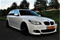BMW 5-serie Touring - 530d High Exec | 295 pk | M-pakket | Panodak | Comforstoelen | Adapcruise | Tr - 1 - Thumbnail