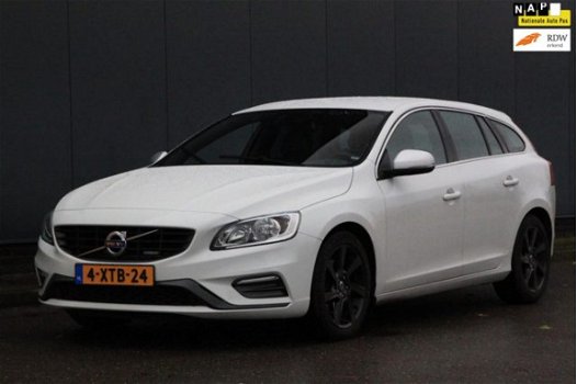 Volvo V60 - 2.0 D4 R-Design Navi/181PK/1e Eigenaar/Trekhaak afneembaar - 1