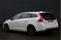 Volvo V60 - 2.0 D4 R-Design Navi/181PK/1e Eigenaar/Trekhaak afneembaar - 1 - Thumbnail