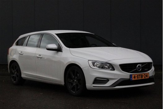 Volvo V60 - 2.0 D4 R-Design Navi/181PK/1e Eigenaar/Trekhaak afneembaar - 1