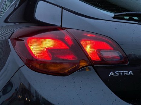 Opel Astra - 1.4 Turbo Cosmo - 1