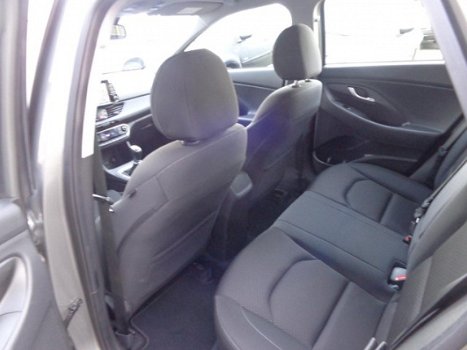 Hyundai i30 - 1.0 T-GDi 120 PK COMFORT | NAV | CAMERA | ECC | APPLE CARPLAY | LM-VELGEN - 1