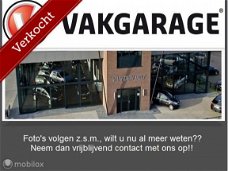 Volvo V40 - 2.0 D2 R-Design Business Xenon Stoelverw Navi Pdc Cruise