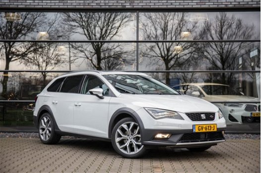 Seat Leon ST - 1.6 TDI X-PERIENCE Connect , Adaptive cruise, Panoramadak, Lane assist, Trekhaak, - 1