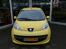 Peugeot 107 - 1.0 12V 68PK 5D(Met centrale deur vergrendeling)