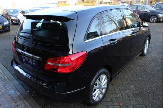 Mercedes-Benz B-klasse - 180 AUTOMAAT NAVIGATIE STUURFLIPPERS CLIMA - 1