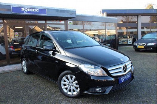 Mercedes-Benz B-klasse - 180 AUTOMAAT NAVIGATIE STUURFLIPPERS CLIMA - 1