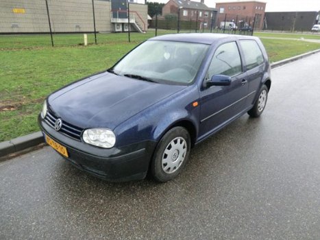 Volkswagen Golf - 1.9 SDI - 1