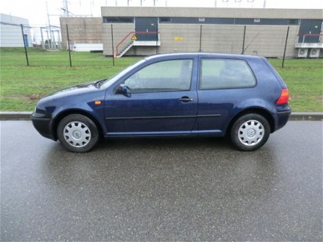 Volkswagen Golf - 1.9 SDI - 1