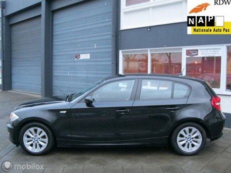 BMW 1-serie - 116i Corporate 1EIG 5DRS AIRCO N.A.P. KM-GARANTIE ✔️ - 1