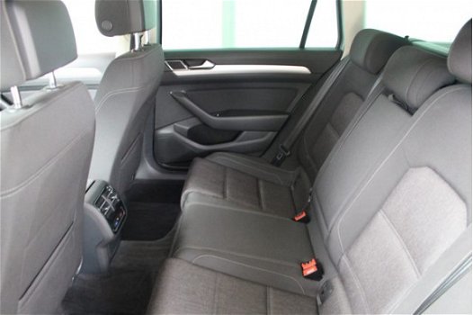Volkswagen Passat Variant - 1.4 TSI ACT 150PK Comfortline Navigatie | Parkeerhulp | Stoelverwarming - 1